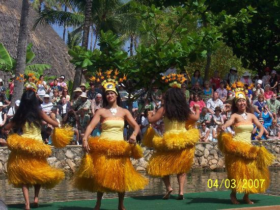 波里尼西亚文化中心-拉叶必去景点