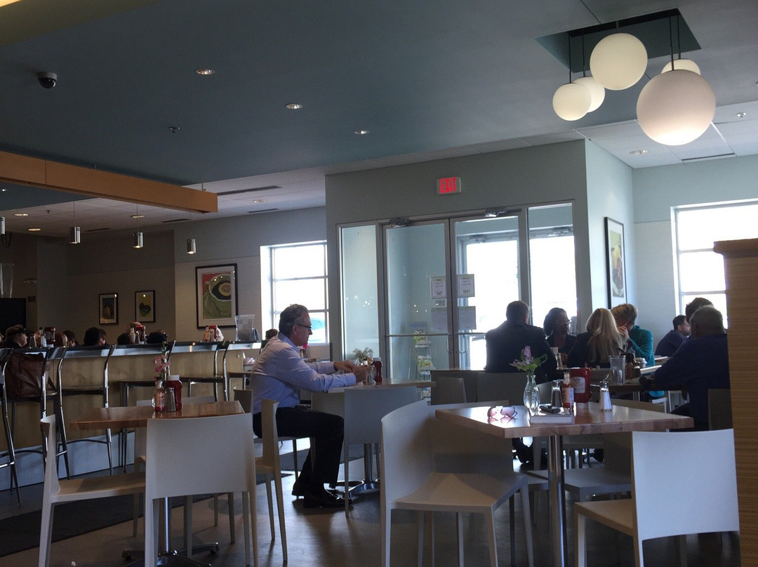 Gateway Market & Cafe