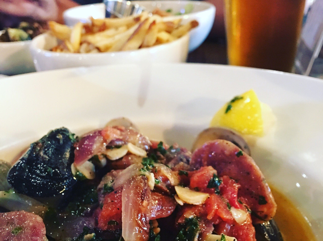 Canfield餐馆和美食-Pour House Pub