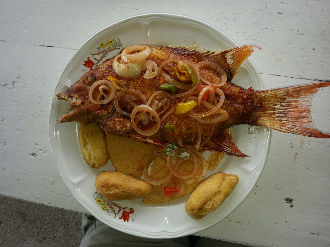 Black River餐馆和美食-Basil's Bar and Seafood Restaurant