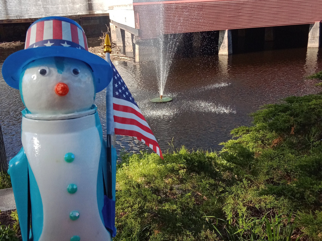 Joe B. Parks Riverwalk Public Garden景点图片