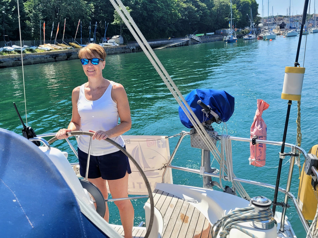 Nauti Yacht Charters-韦茅斯必去景点