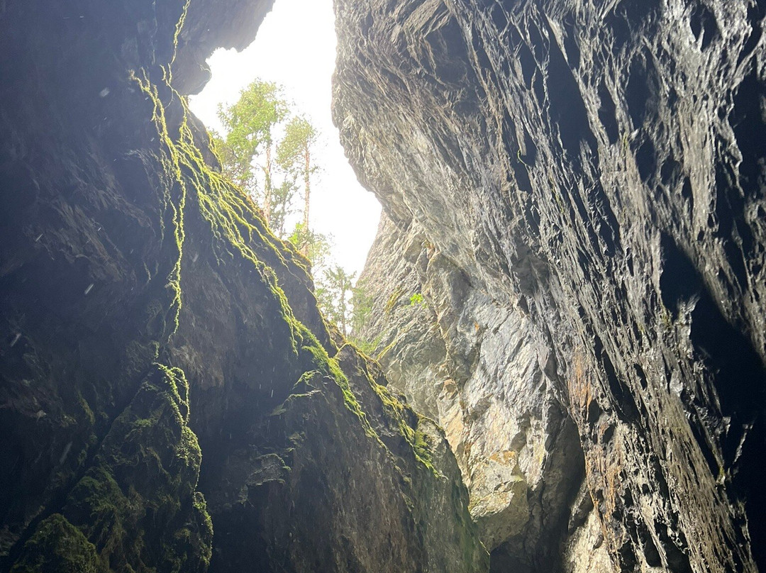 Hoverbergsgrottan景点图片