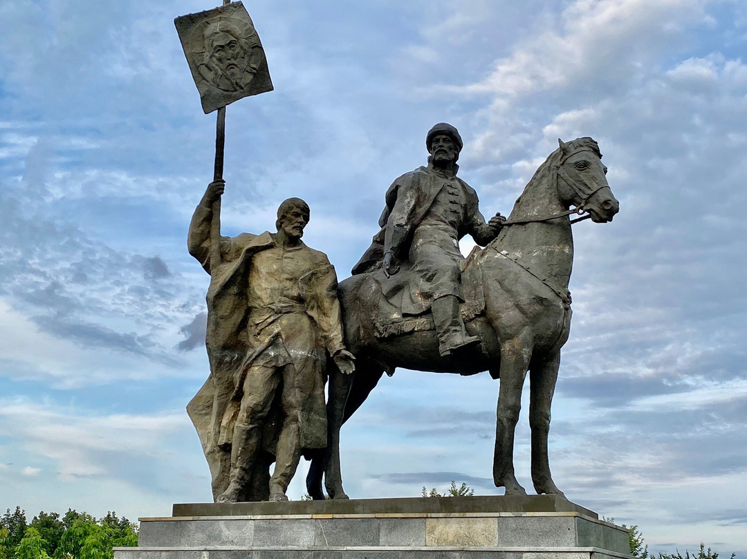 Bogdan Lhitrovo Monument-Ulyanovsk必去景点