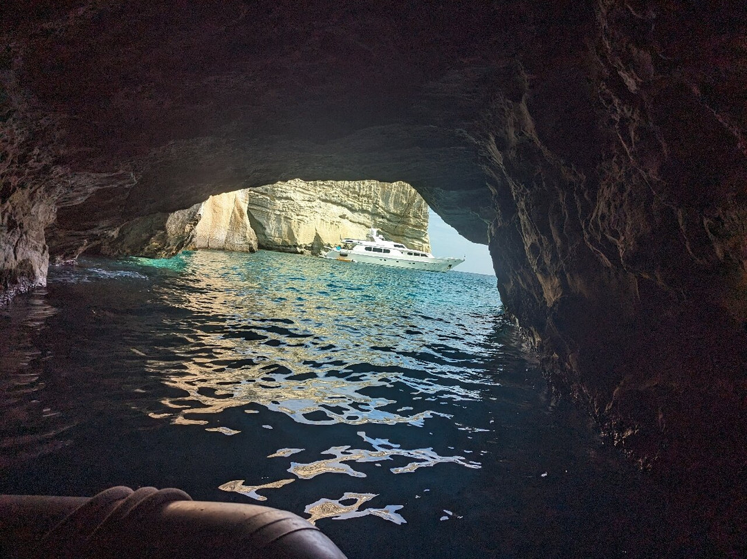 Excellent Yachting-Adamas必去景点