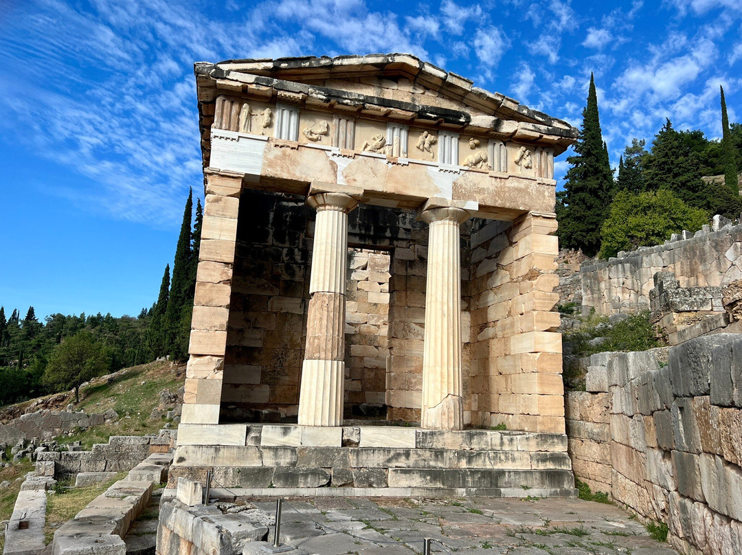 Treasury of the Athenians-德尔斐必去景点