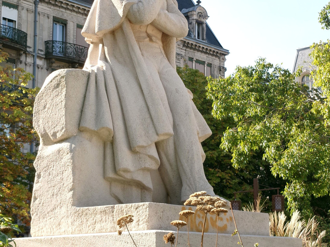 Place Victor Hugo景点图片
