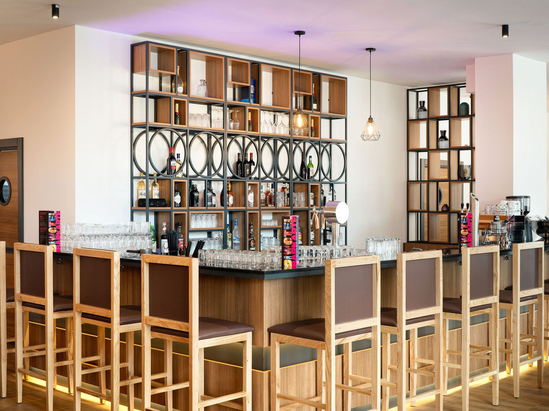 吕塞尔斯海姆法兰克福机场·DORMERO酒店