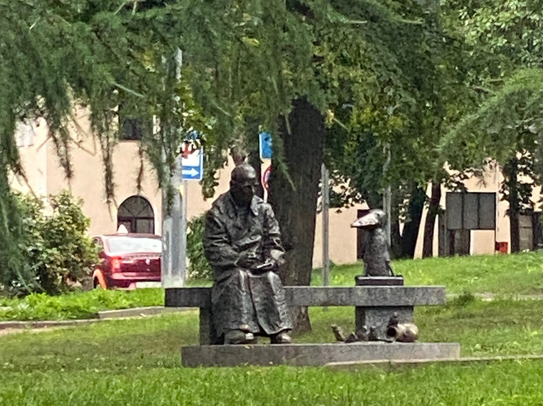 Sculpture the Red Crow景点图片
