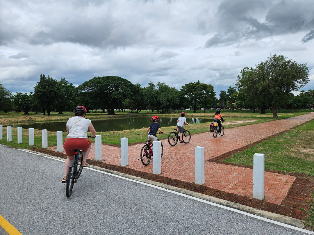 Sukhothai Bicycle Tour景点图片