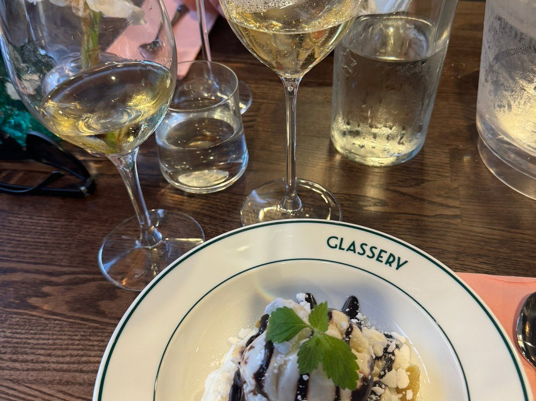 Glassery Bar & Dining