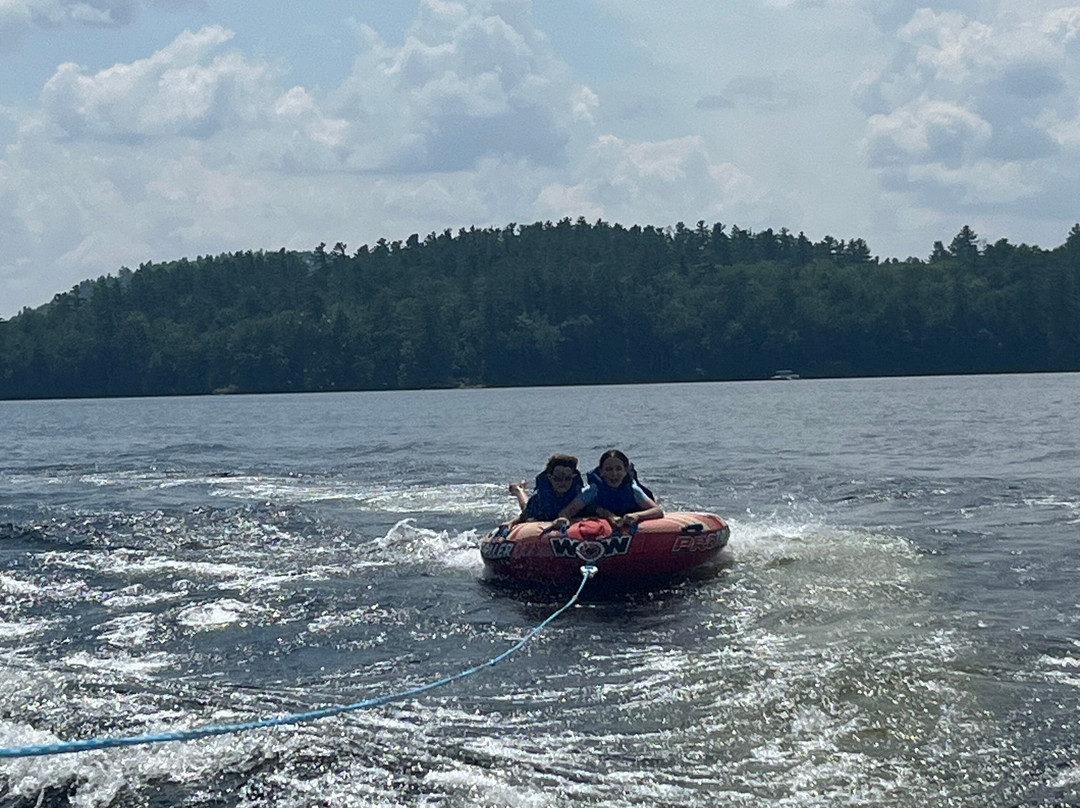 Schroon Lake Marina景点图片
