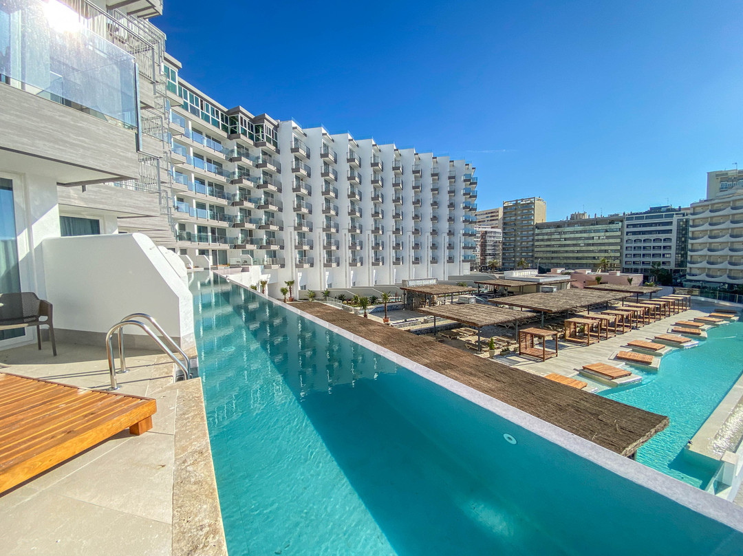 Q酒店的卡迪斯巴伊亚酒店主图