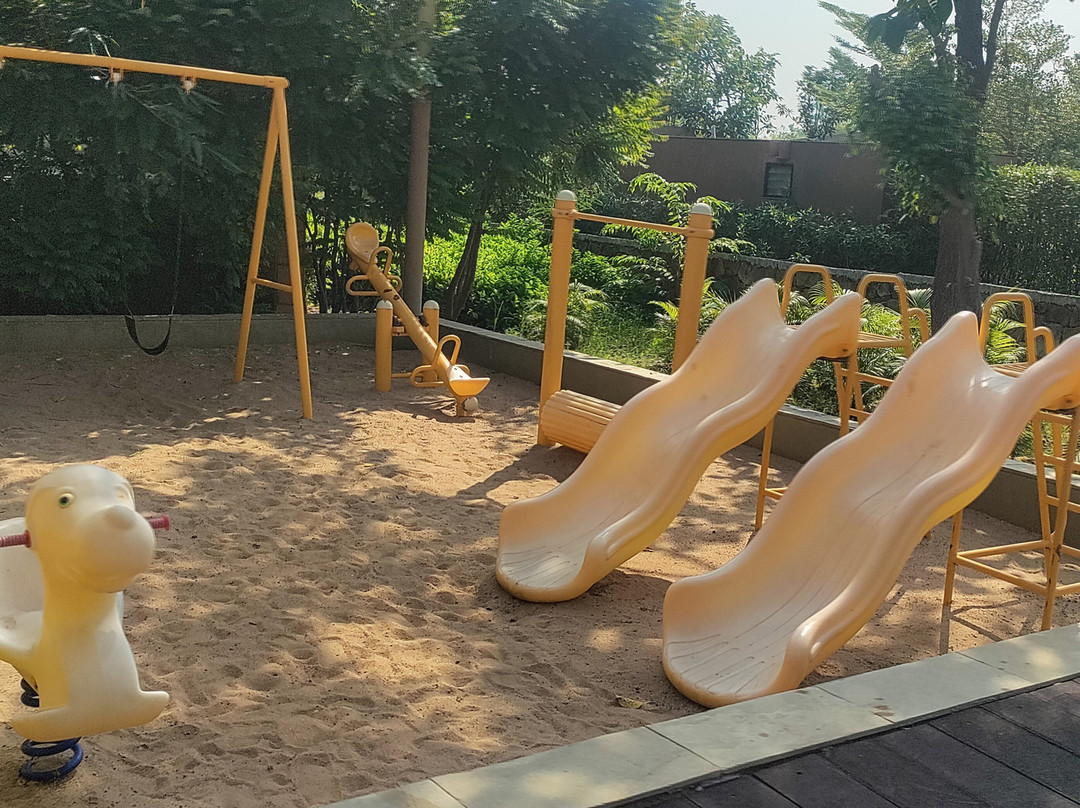 Life At Repose: Lake Villas Resort & Club主图