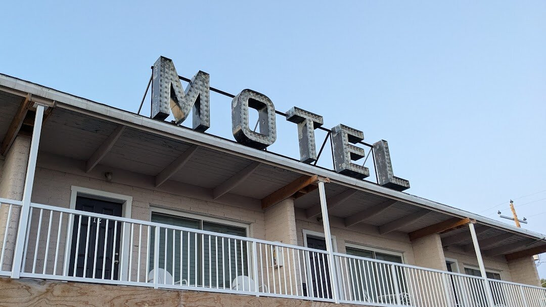 紫鼠尾草汽车旅馆主图