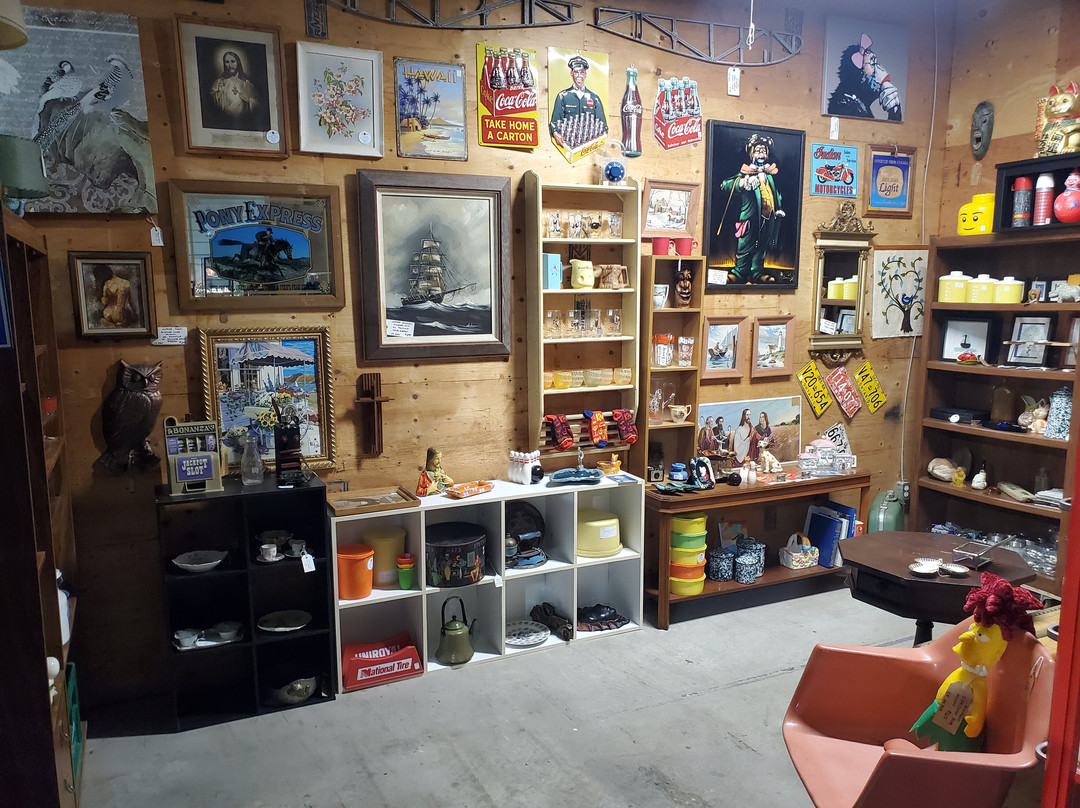 Osa Auctions And Vendor Market景点图片