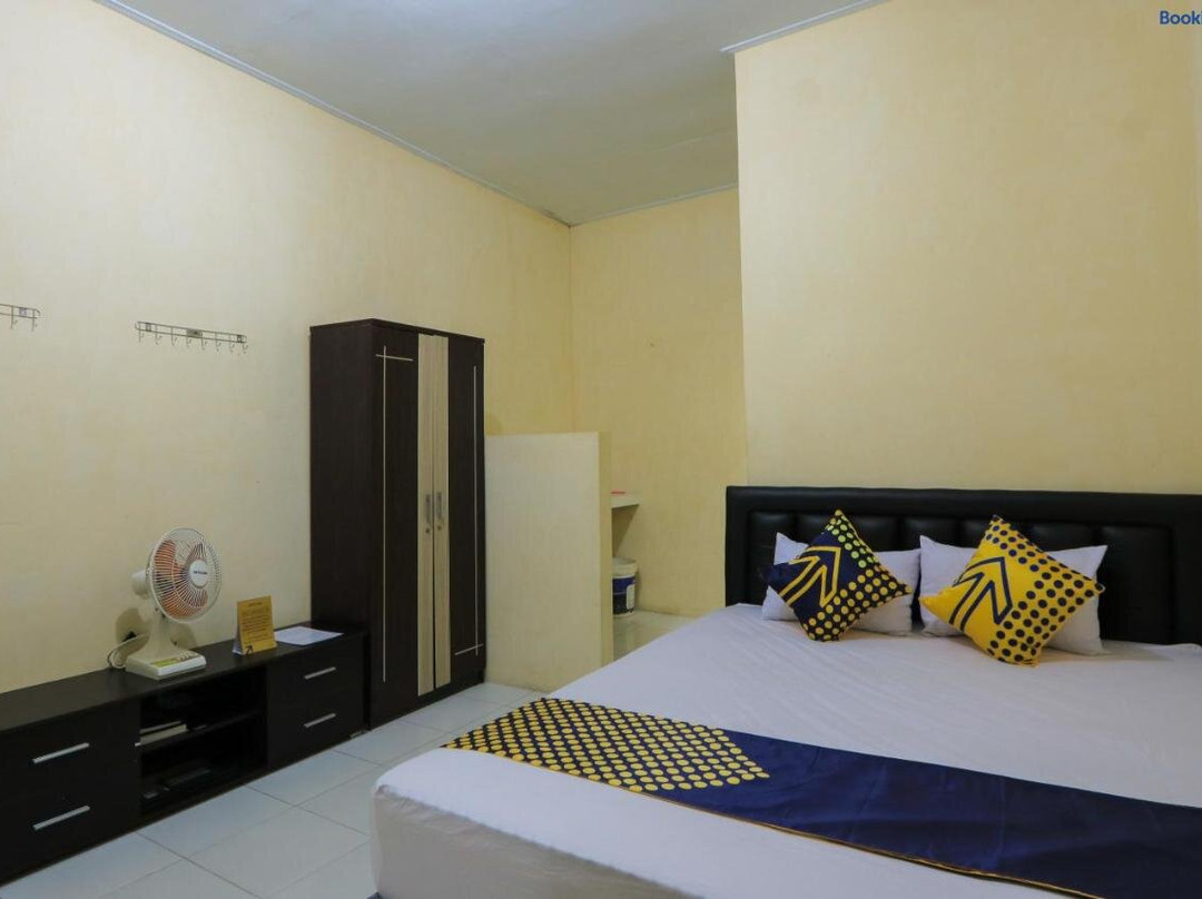 SPOT ON 2371 Islami Family Residence