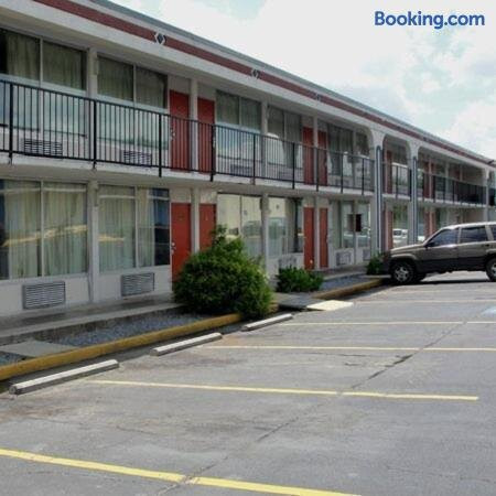 Royal Inn Knoxville Airport