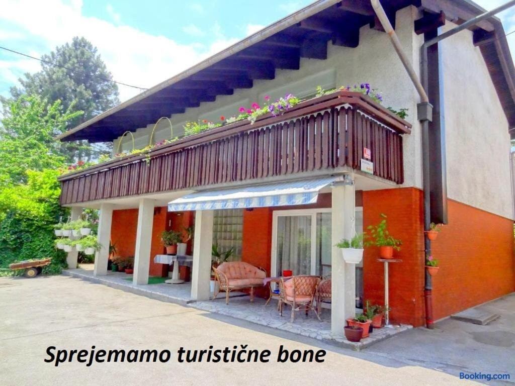 Apartma As