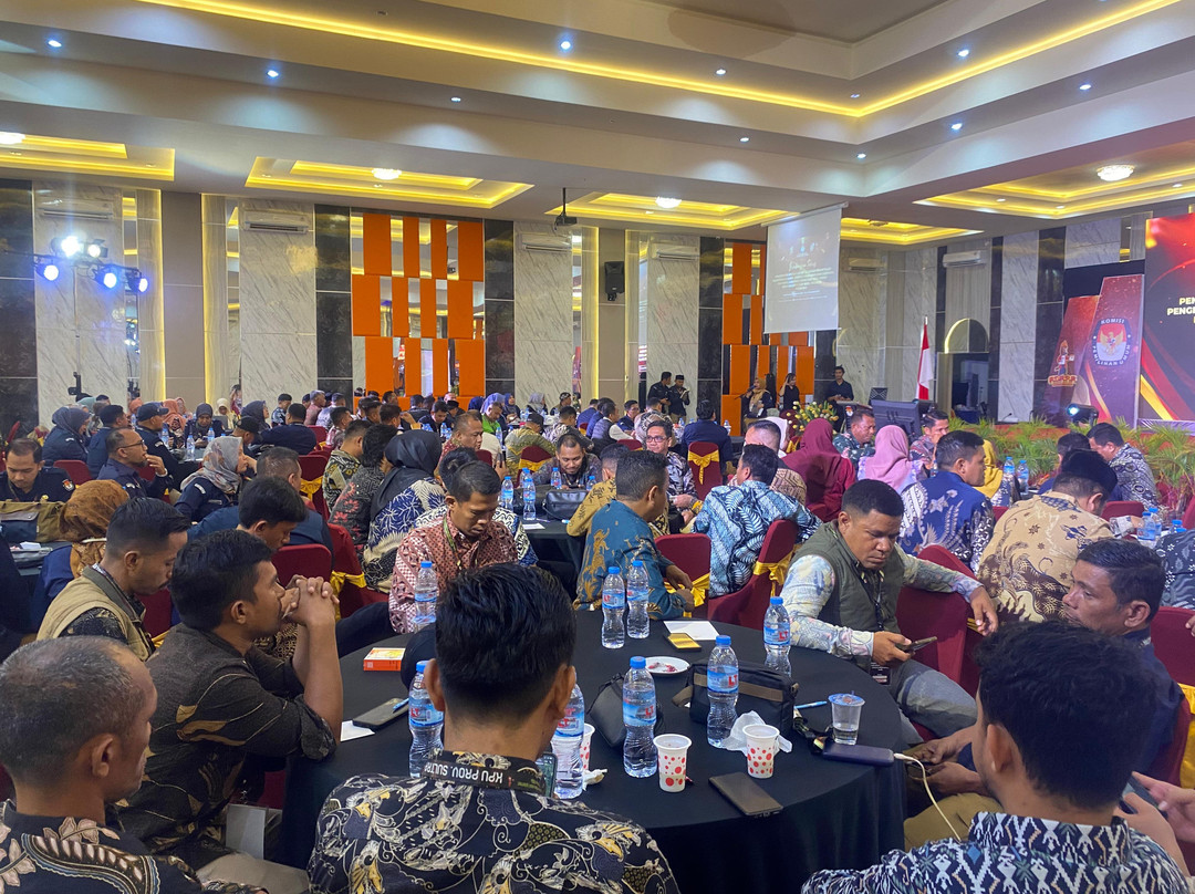 Fortune Front One Hotel Kendari主图