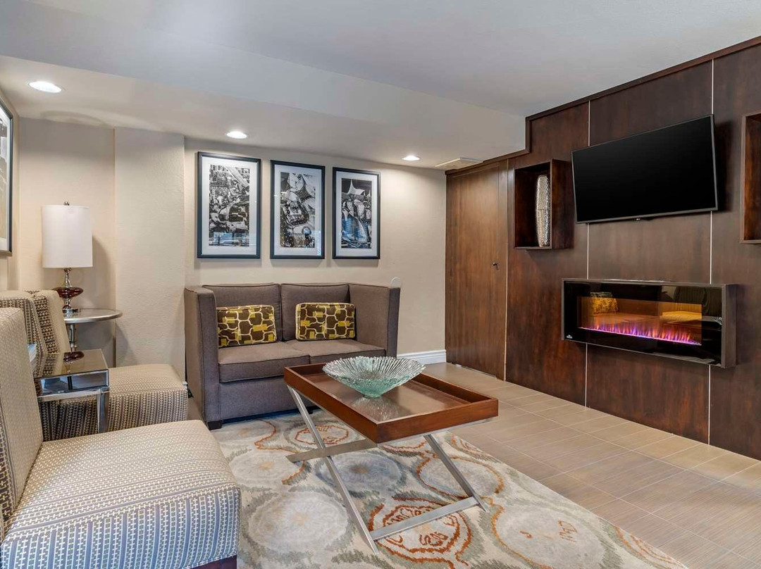 卡梅尔贝斯特韦斯特联排别墅式旅馆