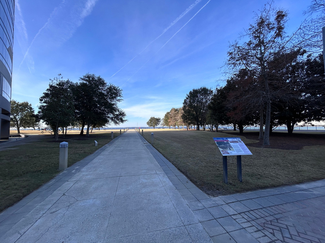Victory Landing Park景点图片