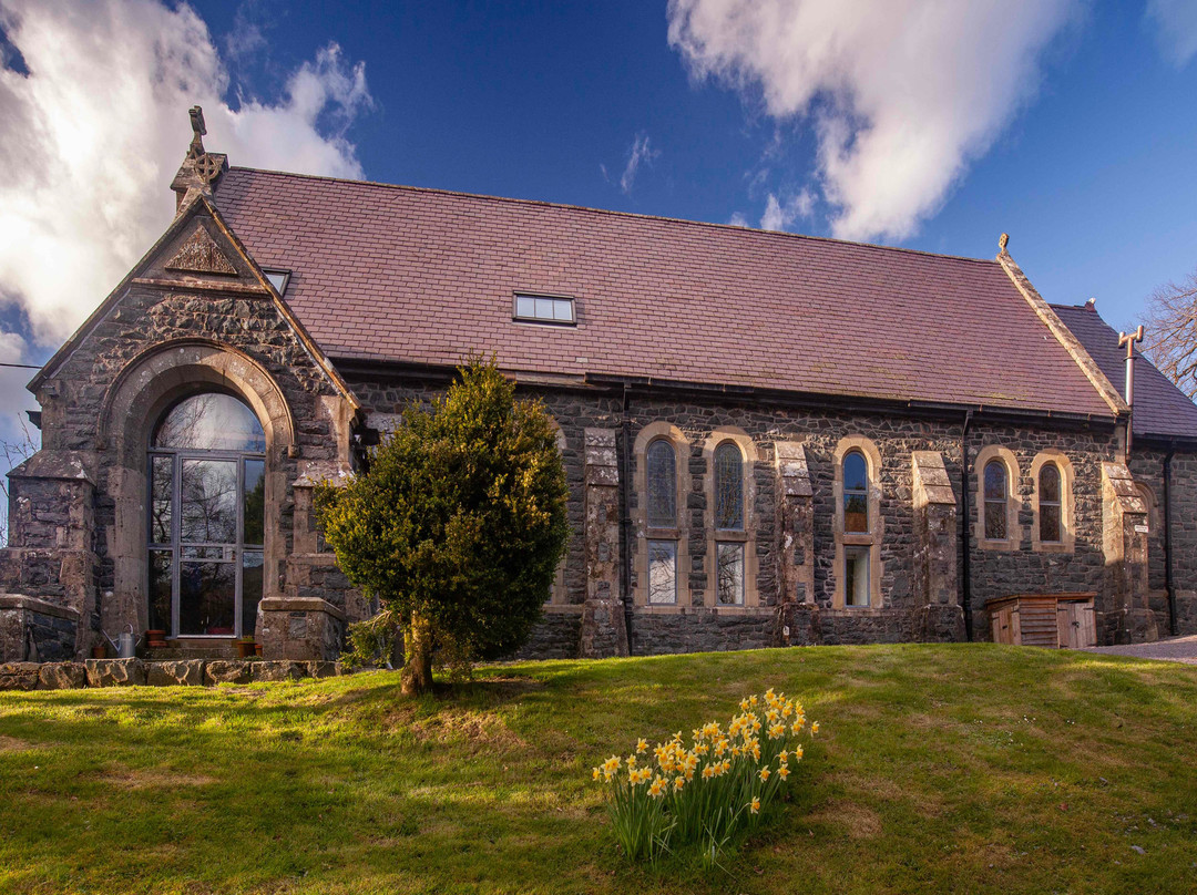 St Curig's Church主图