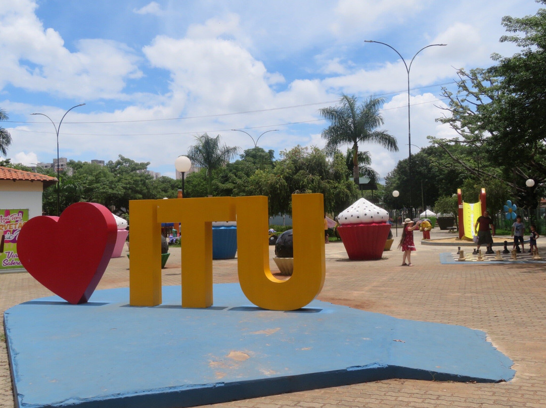 Praça dos Exageros-伊图必去景点