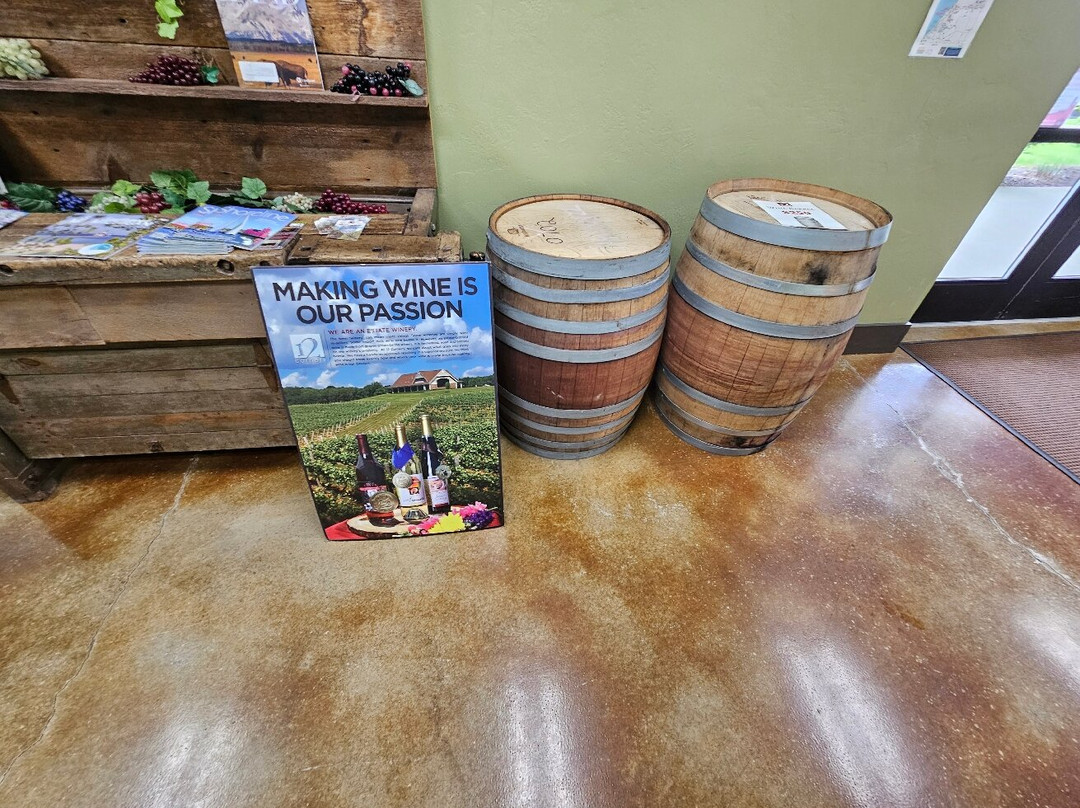 12 Corners Vineyards-Benton Harbor必去景点