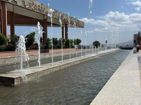 Ride on tour,travel and car rental-亚的斯亚贝巴必去景点