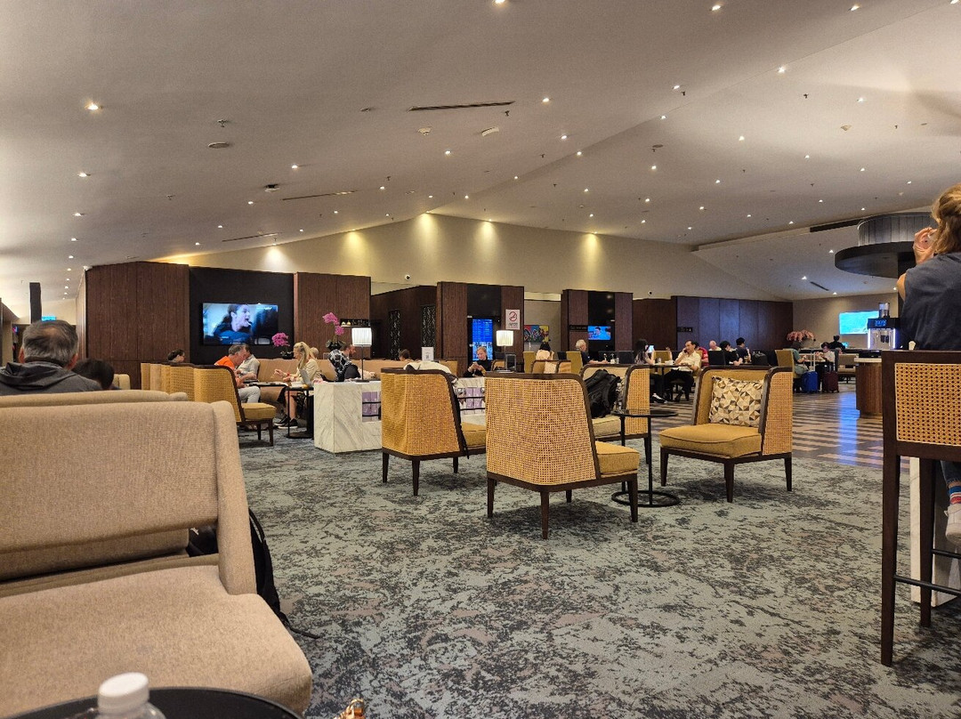 Golden Lounge-雪邦必去景点