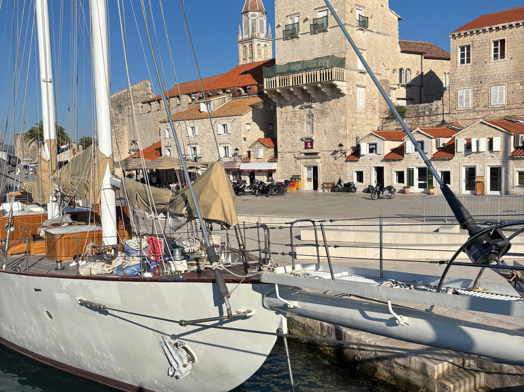 Pedal & Sea Adventures - Bike Tours-Black Point必去景点