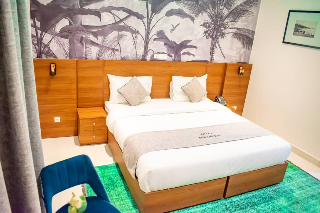 Hotel Mirambeau主图