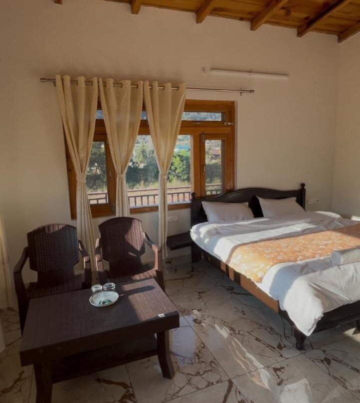 New Delight Lake View Hotel