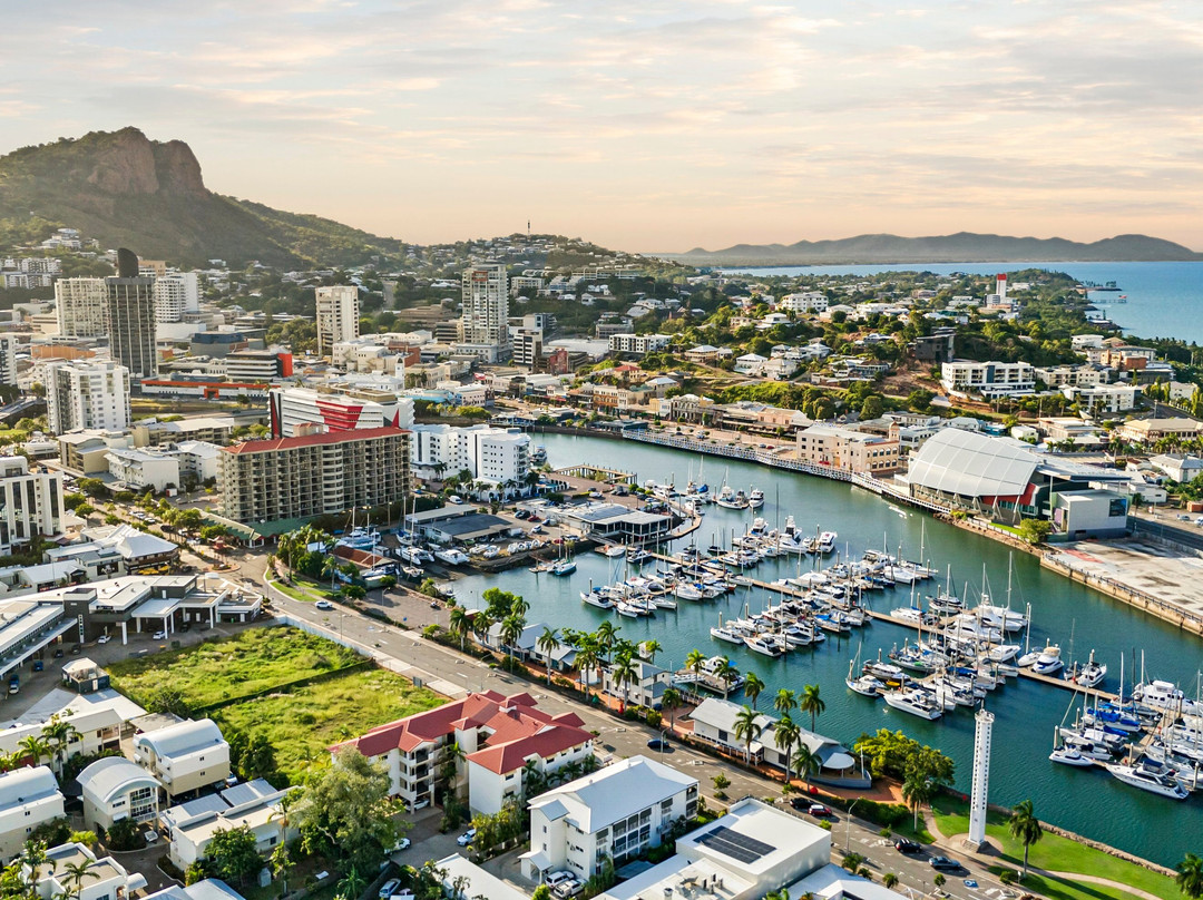 汤斯维尔酒店住宿-雷吉斯锚地公园酒店