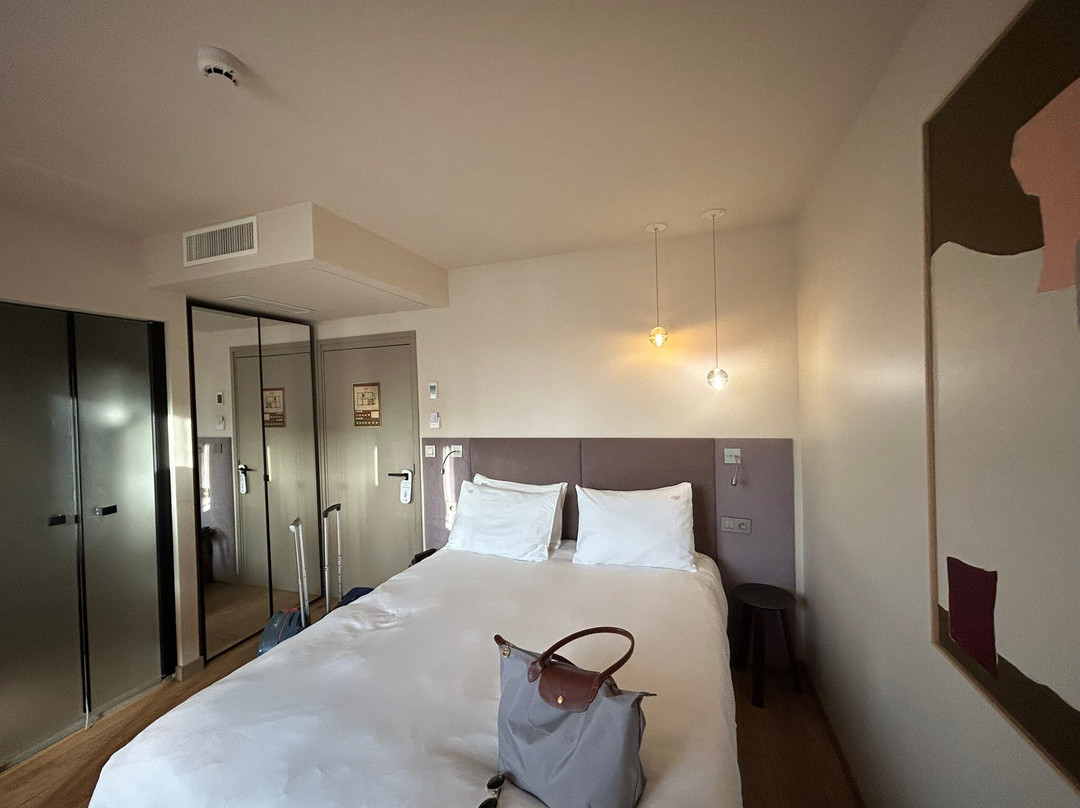 阿勒利酒店主图