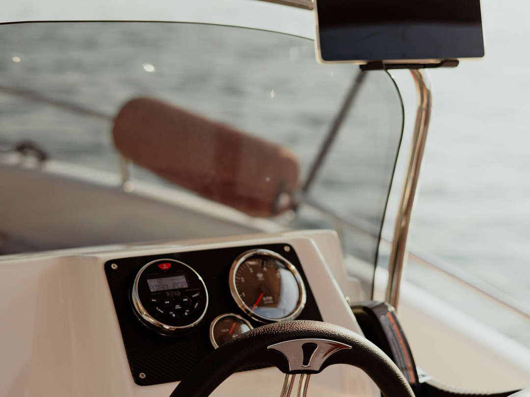 A La Carte Yachting - Boat Rentals