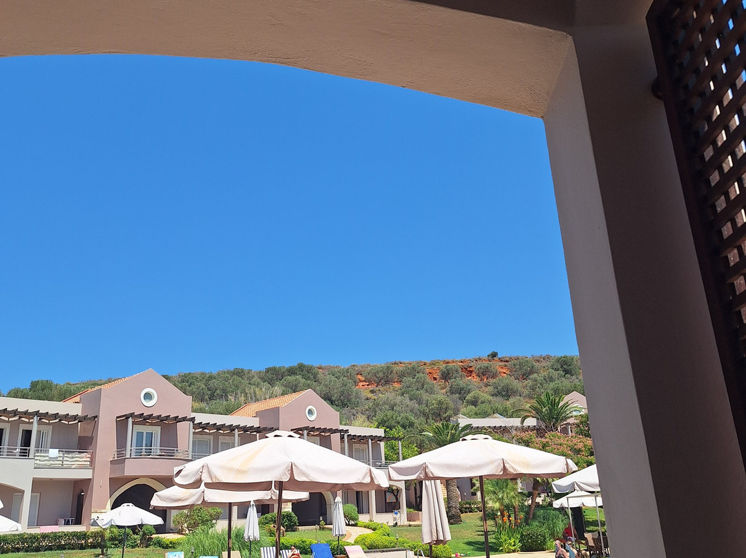 Triton Apartments主图