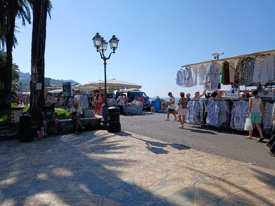 Mercato del giovedì-拉帕洛必去景点