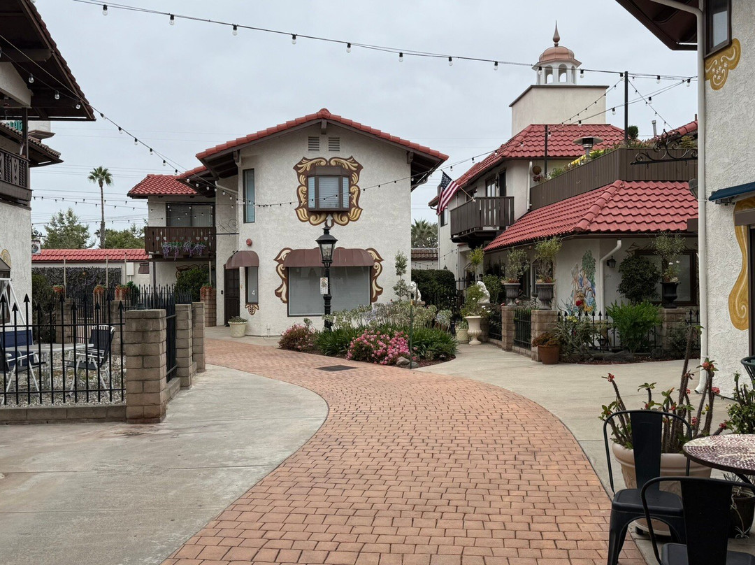 Old World Village-亨廷顿海滩必去景点