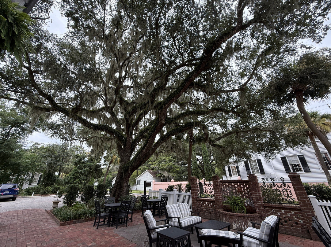 Cuthbert House主图