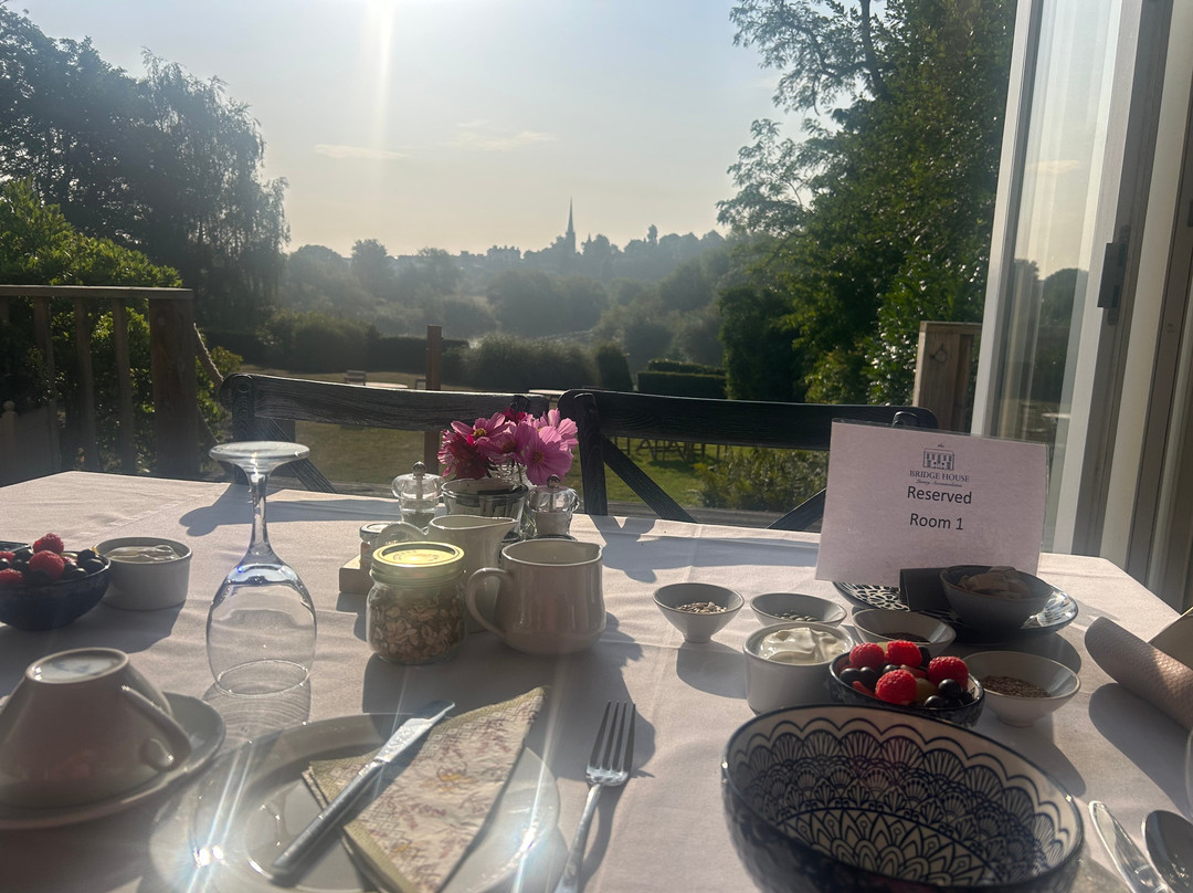 The Bridge House Hotel主图