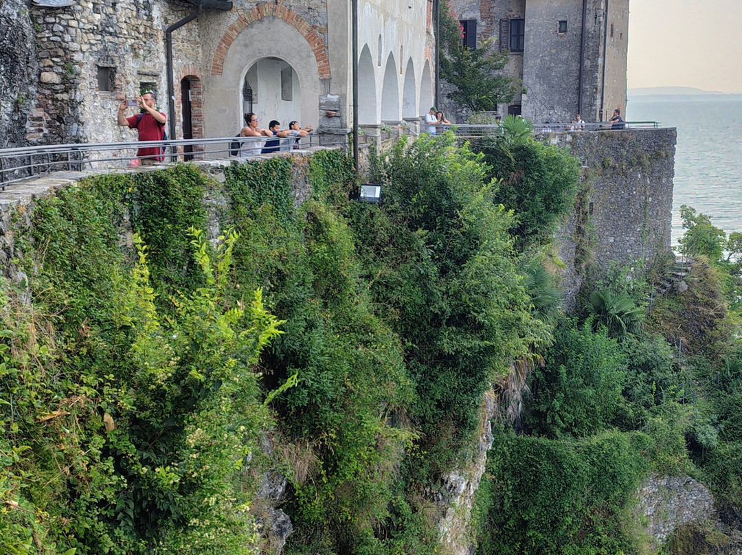 Eremo di Santa Caterina del Sasso-Leggiuno必去景点