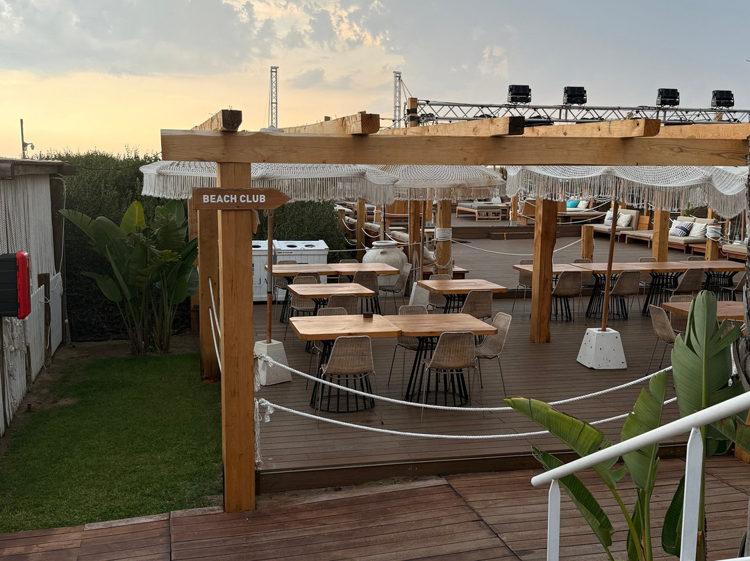 Cumeja Beach Club-Baia Domizia必去景点