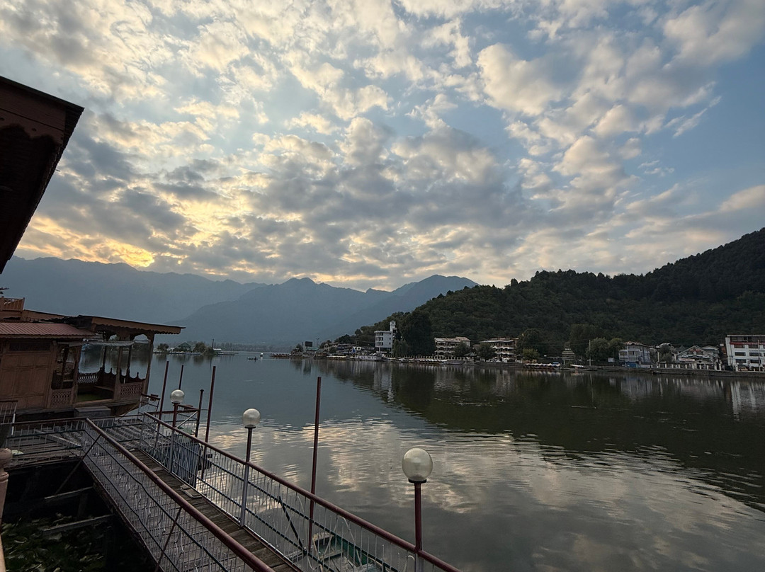 Prince of Kashmir Luxury Houseboat主图