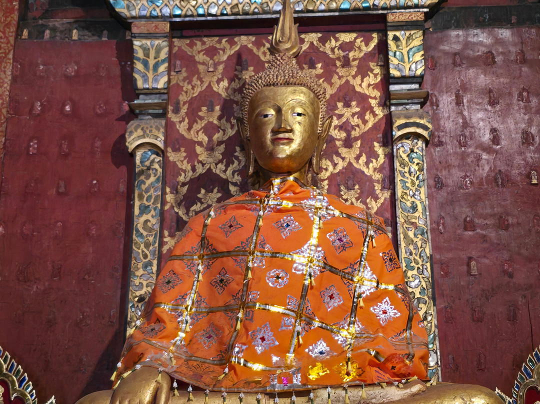 Wat Ton Kwen (Wat Intharawat)-限隆必去景点