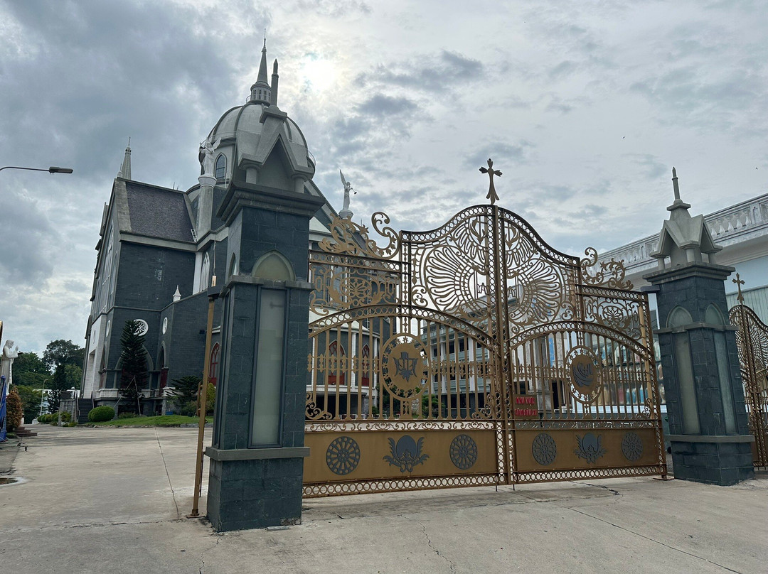 Nhà Thờ Chánh Tòa Phú Cường-土龙木市必去景点