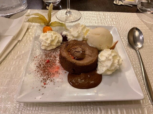 春天酒店主图