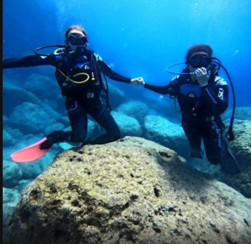 Amphibious Diving Center-Cholargos必去景点