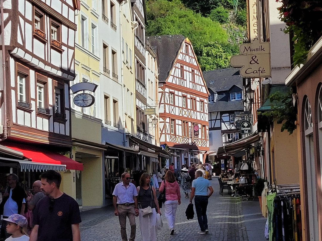 Mittelalterlicher Marktplatz-贝恩卡斯特尔－屈斯必去景点